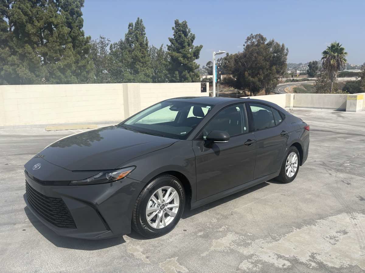 Used 2026 Toyota Camry LE FWD image 3