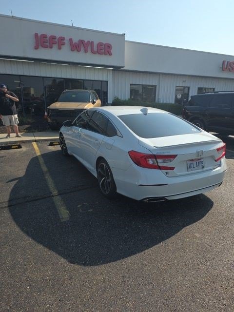 Used 2018 Honda Accord Sport image 5