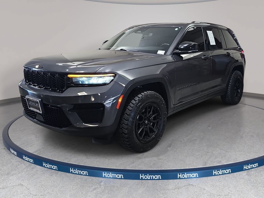Used 2022 Jeep Grand Cherokee Altitude AWD/4WD image 1