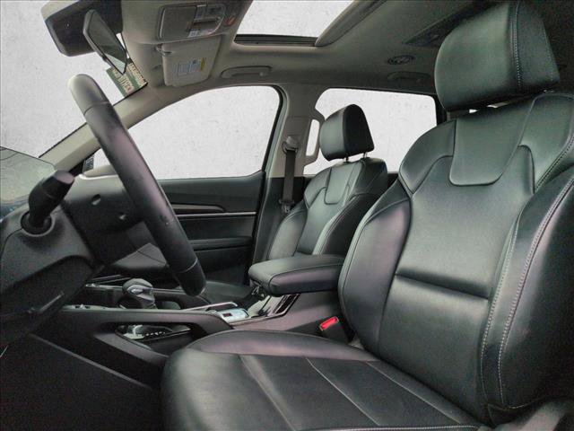 Used 2025 Kia Telluride S AWD/4WD image 16