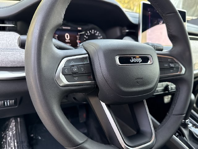 Used 2024 Jeep Compass Latitude AWD/4WD image 15