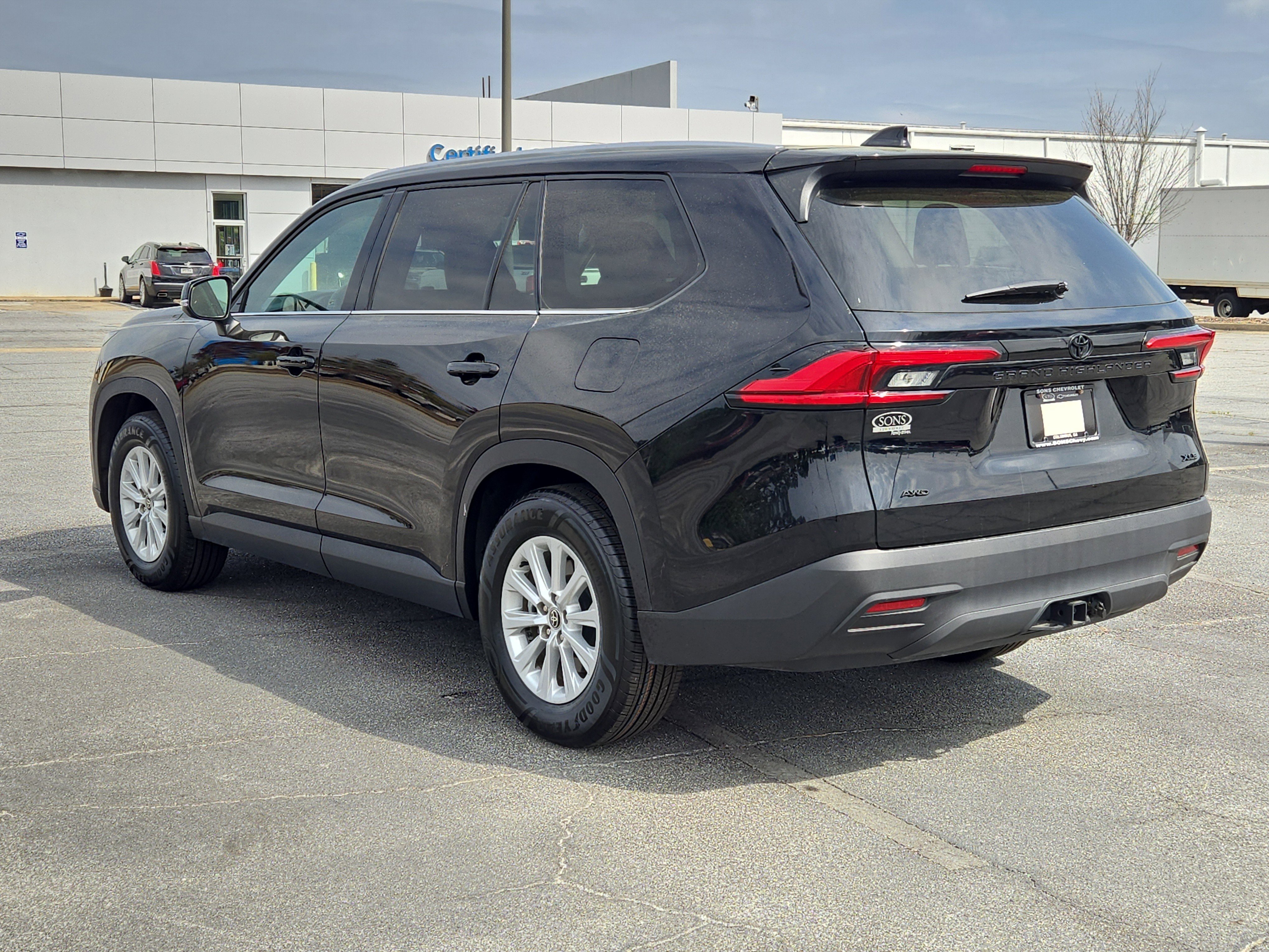 Used 2024 Toyota Grand Highlander AWD image 11