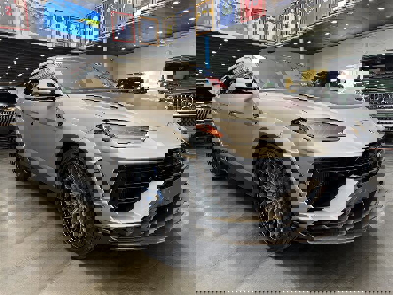 Used 2024 Lamborghini Urus Performante AWD/4WD image 5