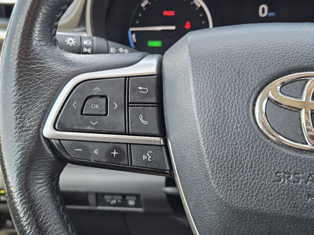 Used 2024 Toyota Sienna XLE FWD image 29