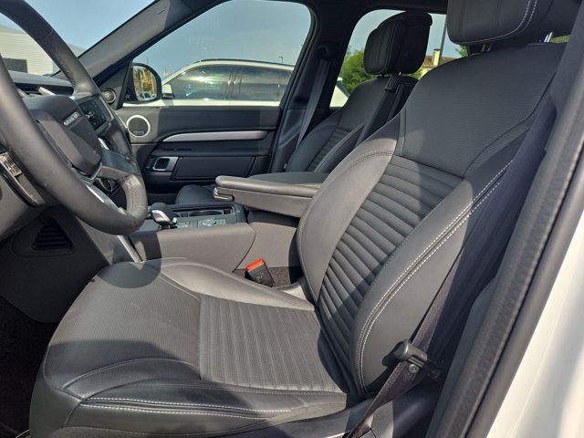 Used 2025 Land Rover Discovery Dynamic SE AWD/4WD image 19