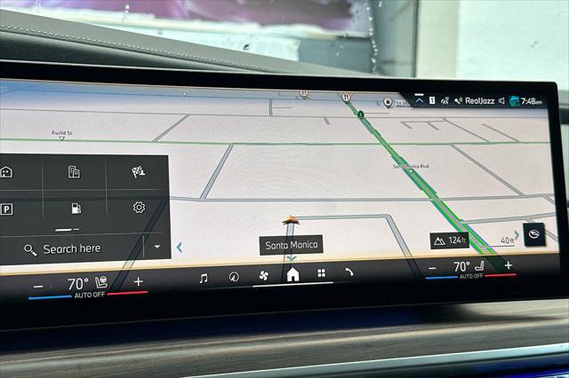 Used 2023 BMW 740i w/ Parking Assistance Package image 17