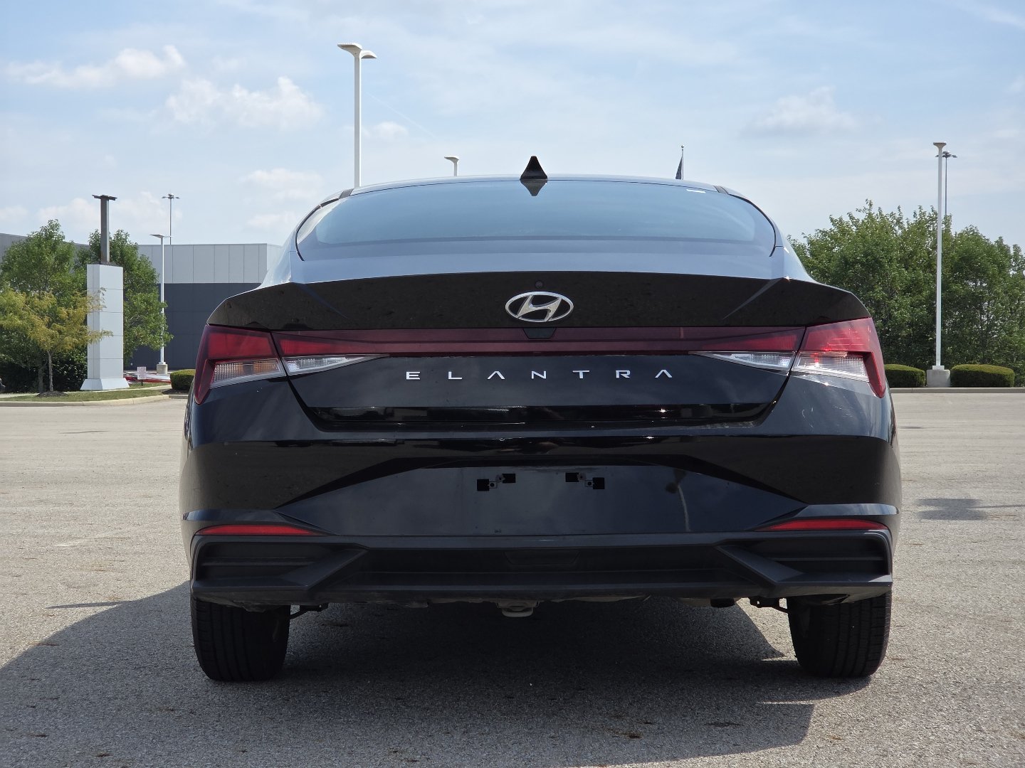 Used 2021 Hyundai Elantra SE FWD image 15