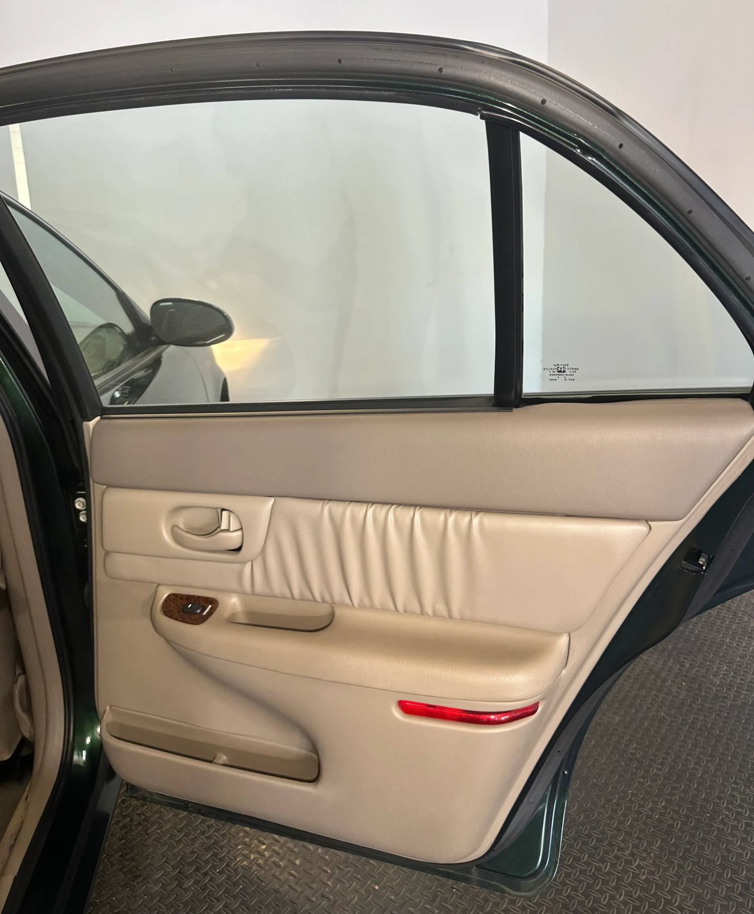 Used 2004 Buick Century Custom FWD image 29