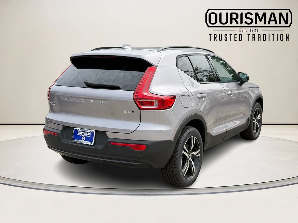 New 2026 Volvo XC40 B5 Core w/ Climate Package AWD/4WD image 3