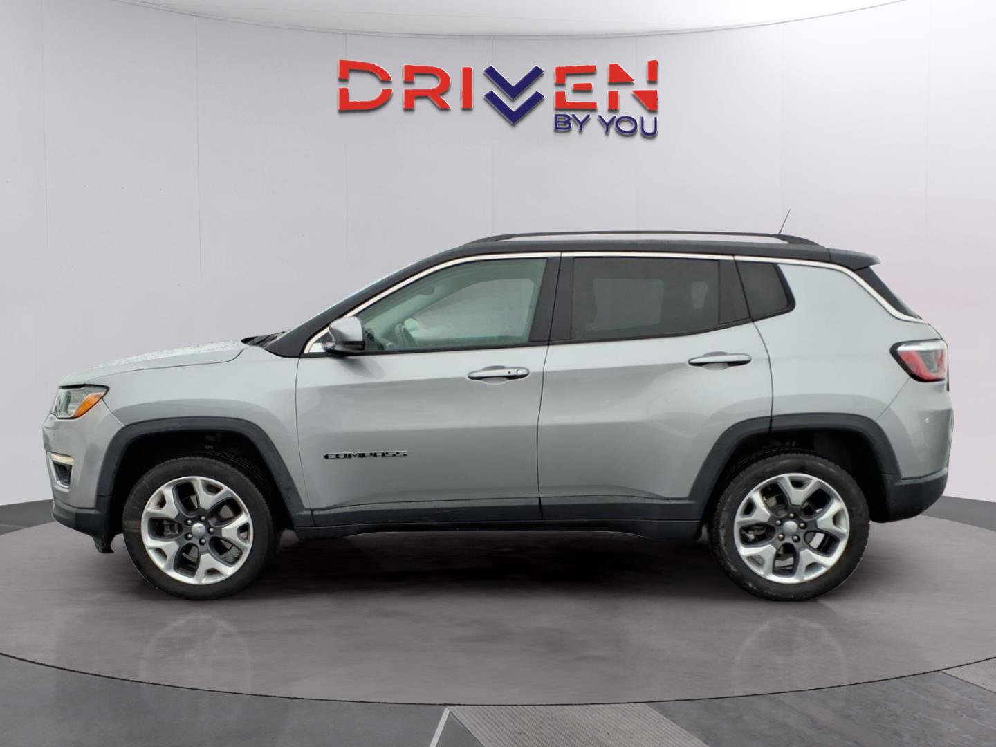 Used 2018 Jeep Compass Limited image 2