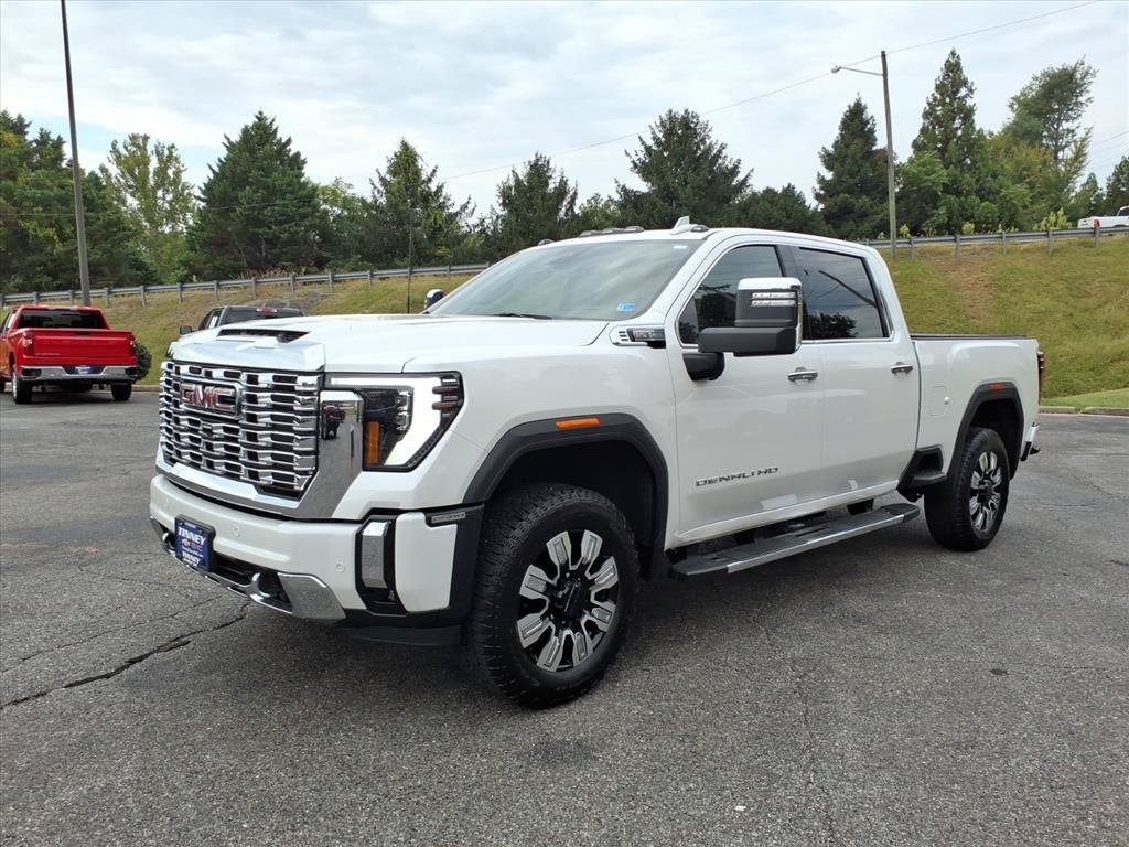 Used 2024 GMC Sierra 2500 Denali w/ Denali Reserve Package AWD/4WD image 8