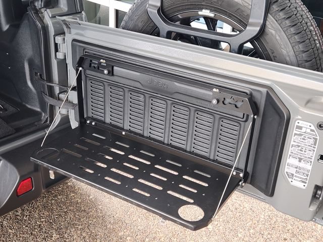 Certified 2023 Jeep Wrangler Unlimited Sahara w/ Cold Weather Group AWD/4WD image 34