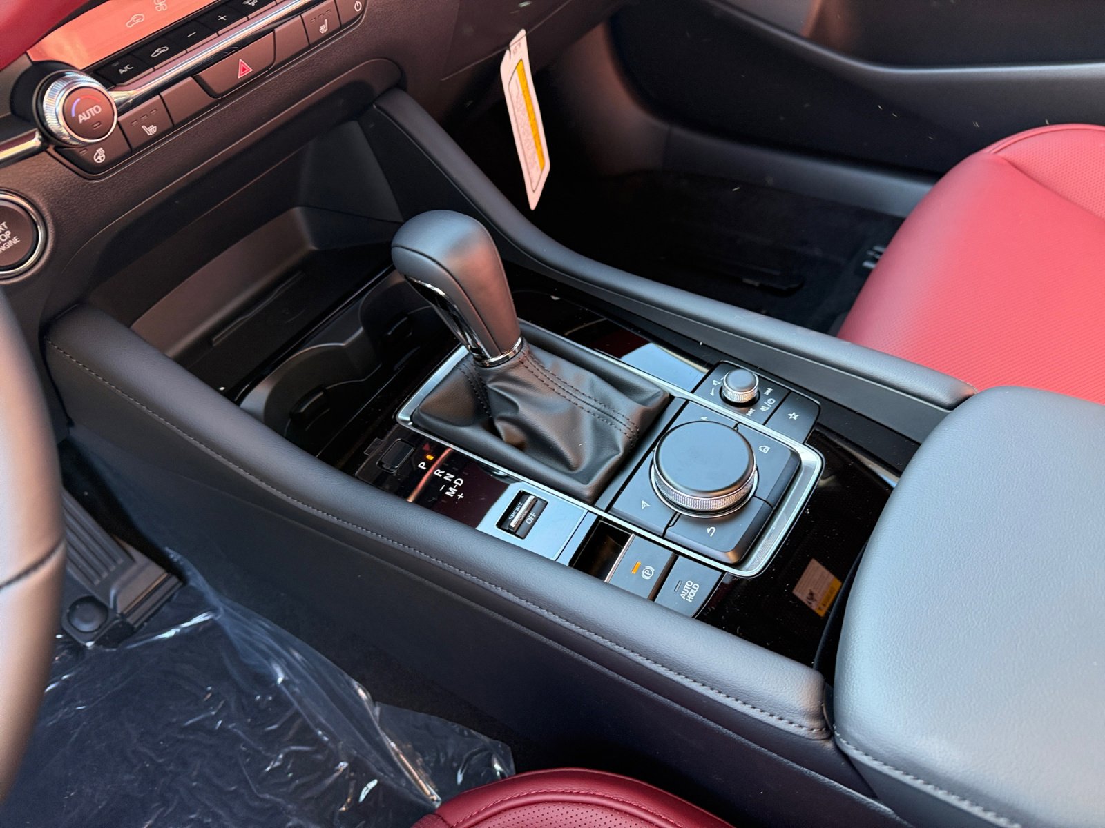 New 2026 MAZDA MAZDA3 Hatchback w/Premium Plus Pkg image 13