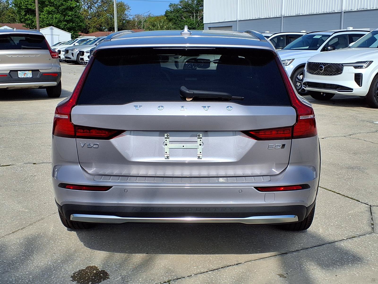 New 2026 Volvo V60 B5 Cross Country Plus w/ Protection Package Premier AWD/4WD image 6
