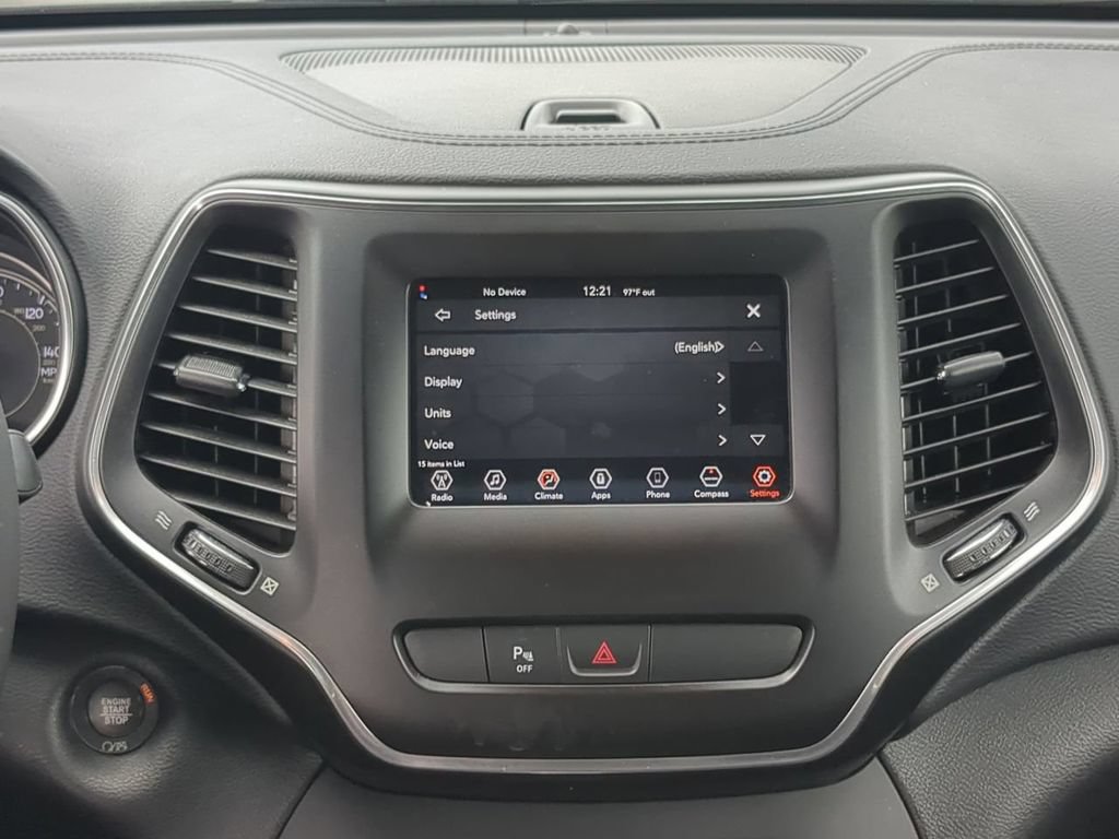 Used 2020 Jeep Cherokee Latitude Plus AWD/4WD image 14