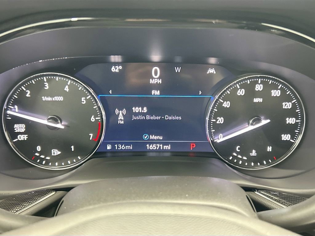 Used 2023 Buick Envision Essence image 32