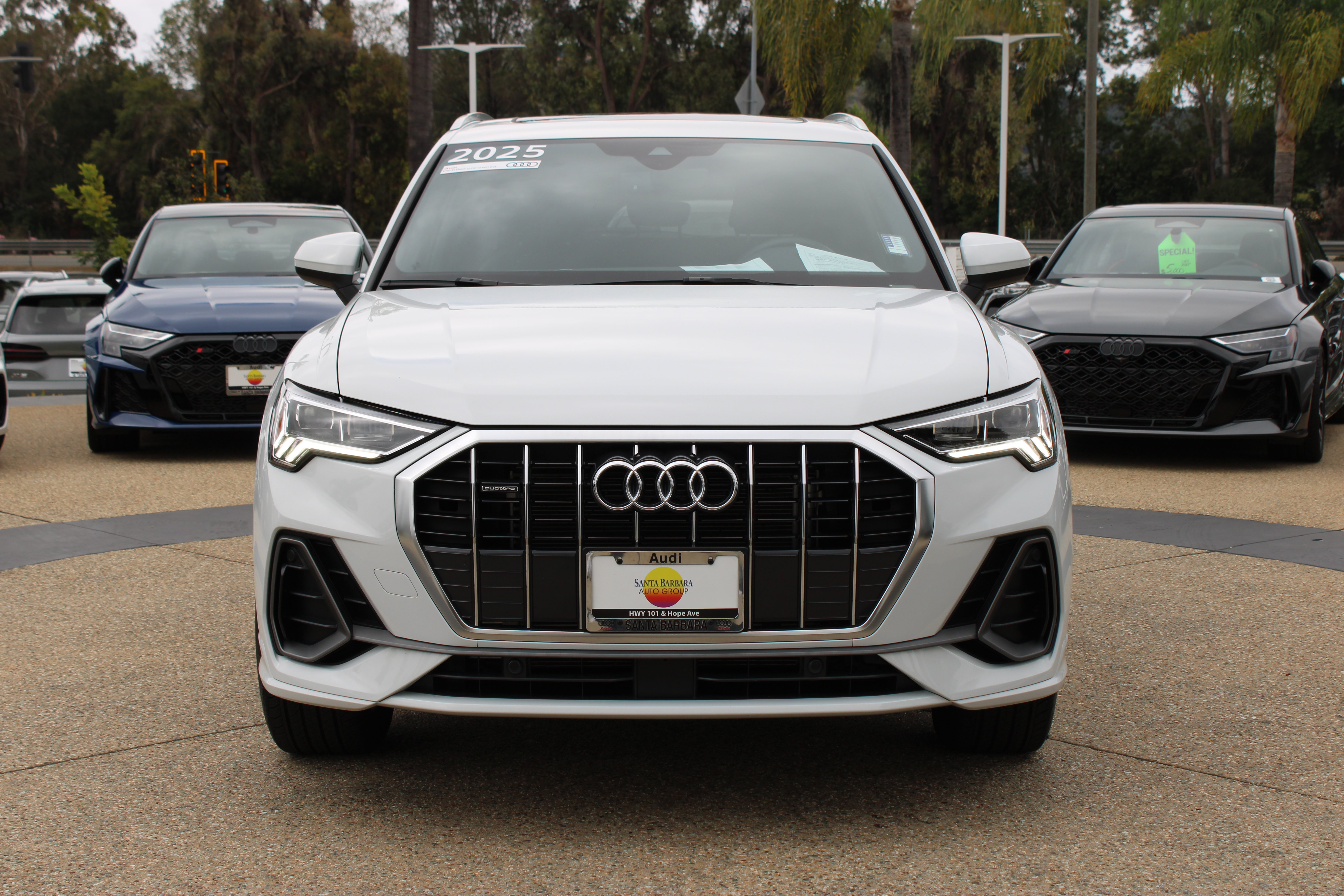 Certified 2025 Audi Q3 2.0T Premium w/ Convenience Package AWD/4WD image 8