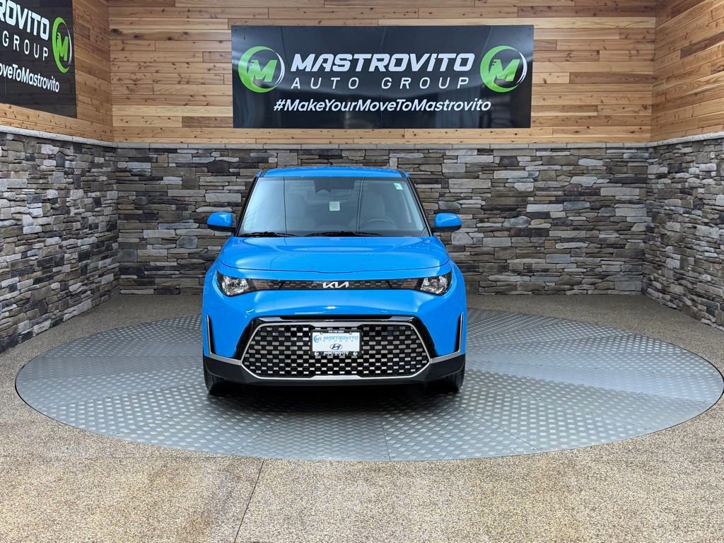 Used 2023 Kia Soul EX image 3