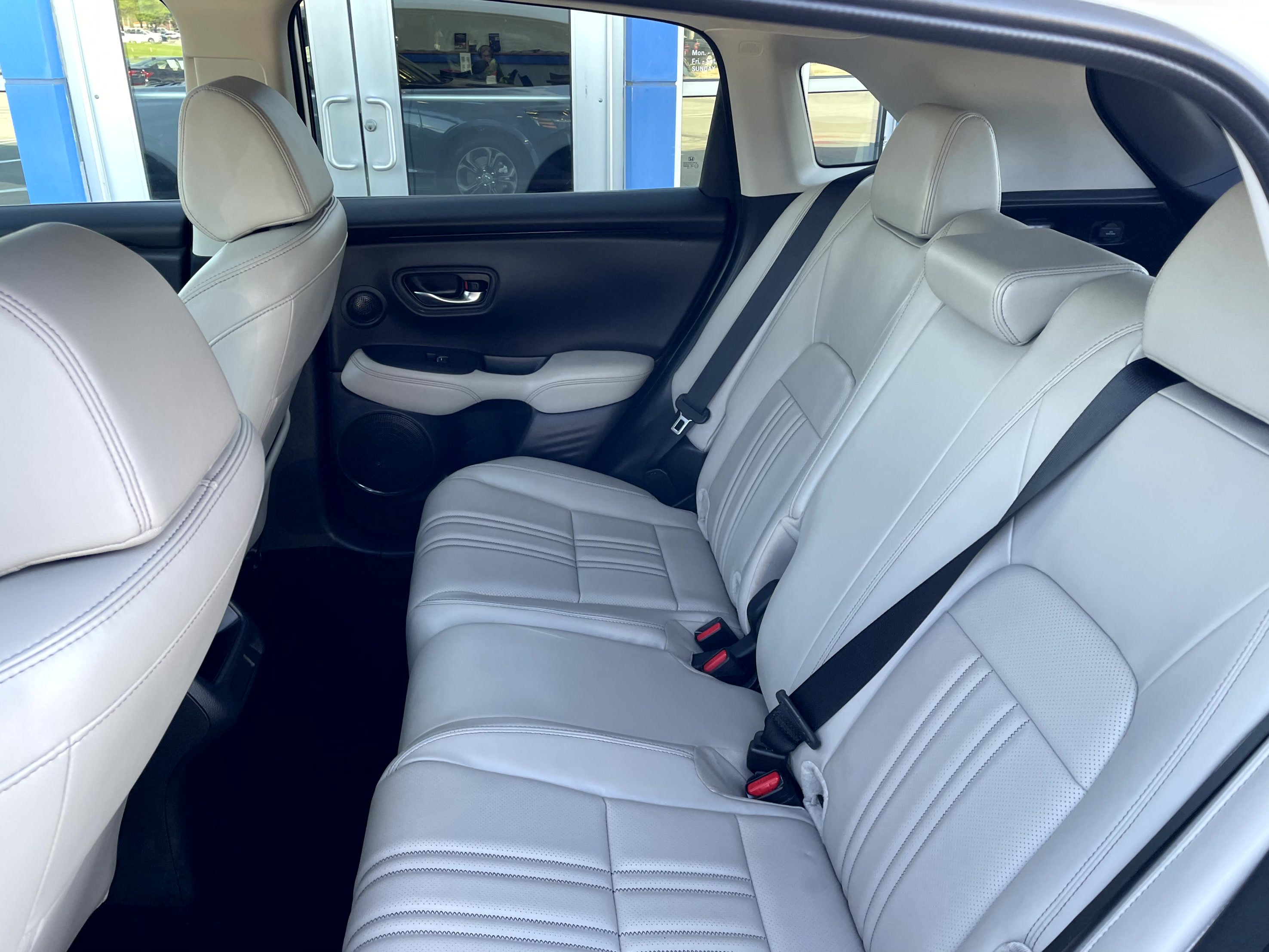 Certified 2025 Honda HR-V EX-L image 9