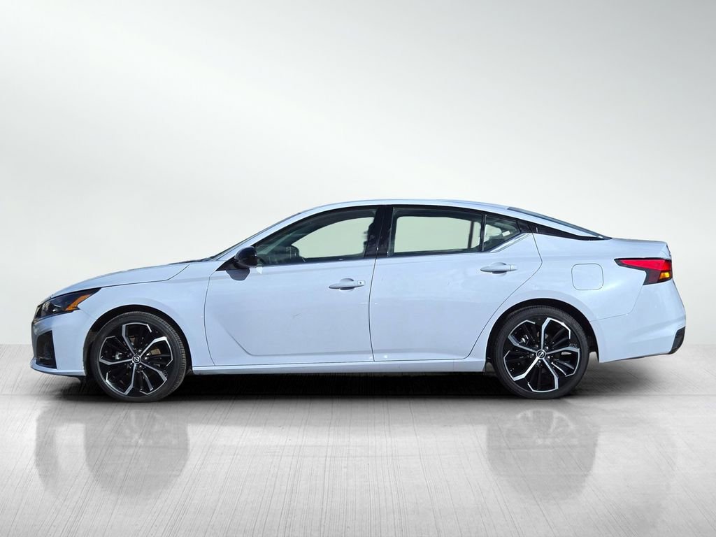 Used 2025 Nissan Altima 2.5 SR image 7