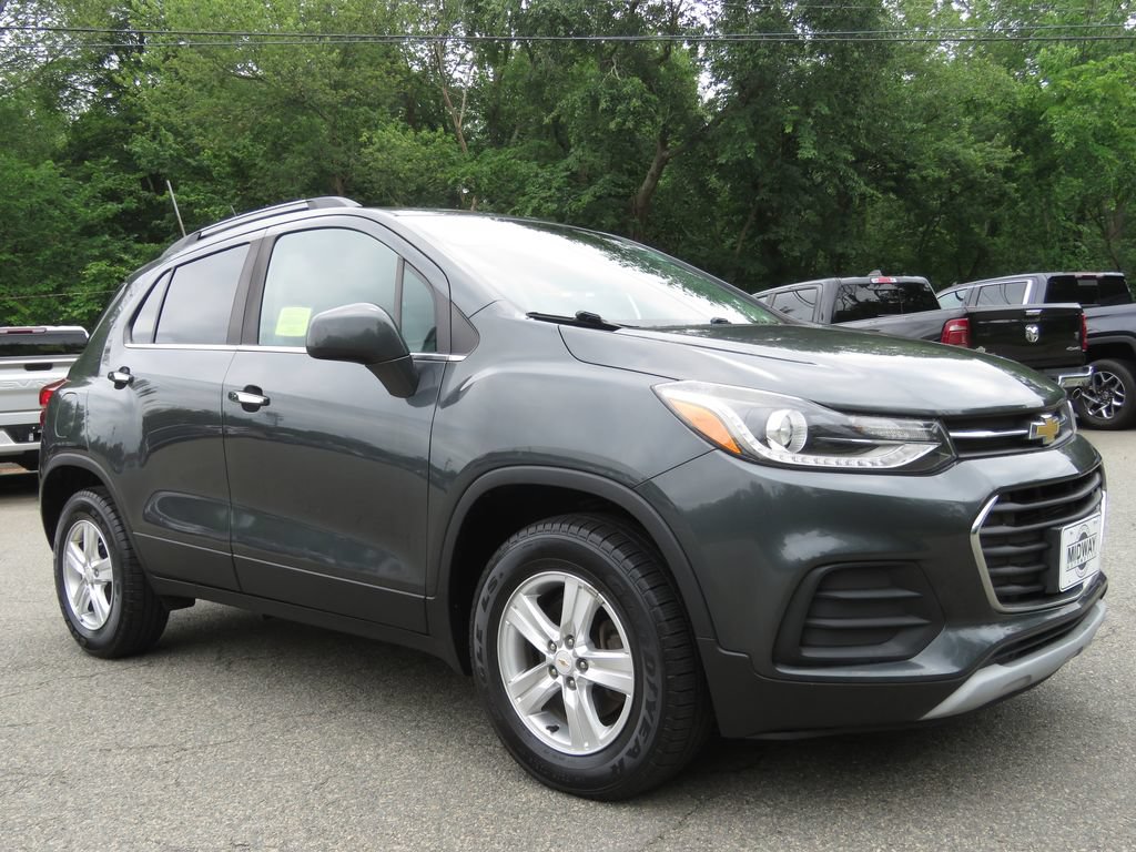 Used 2017 Chevrolet Trax LT w/ LT Convenience Package AWD/4WD image 3