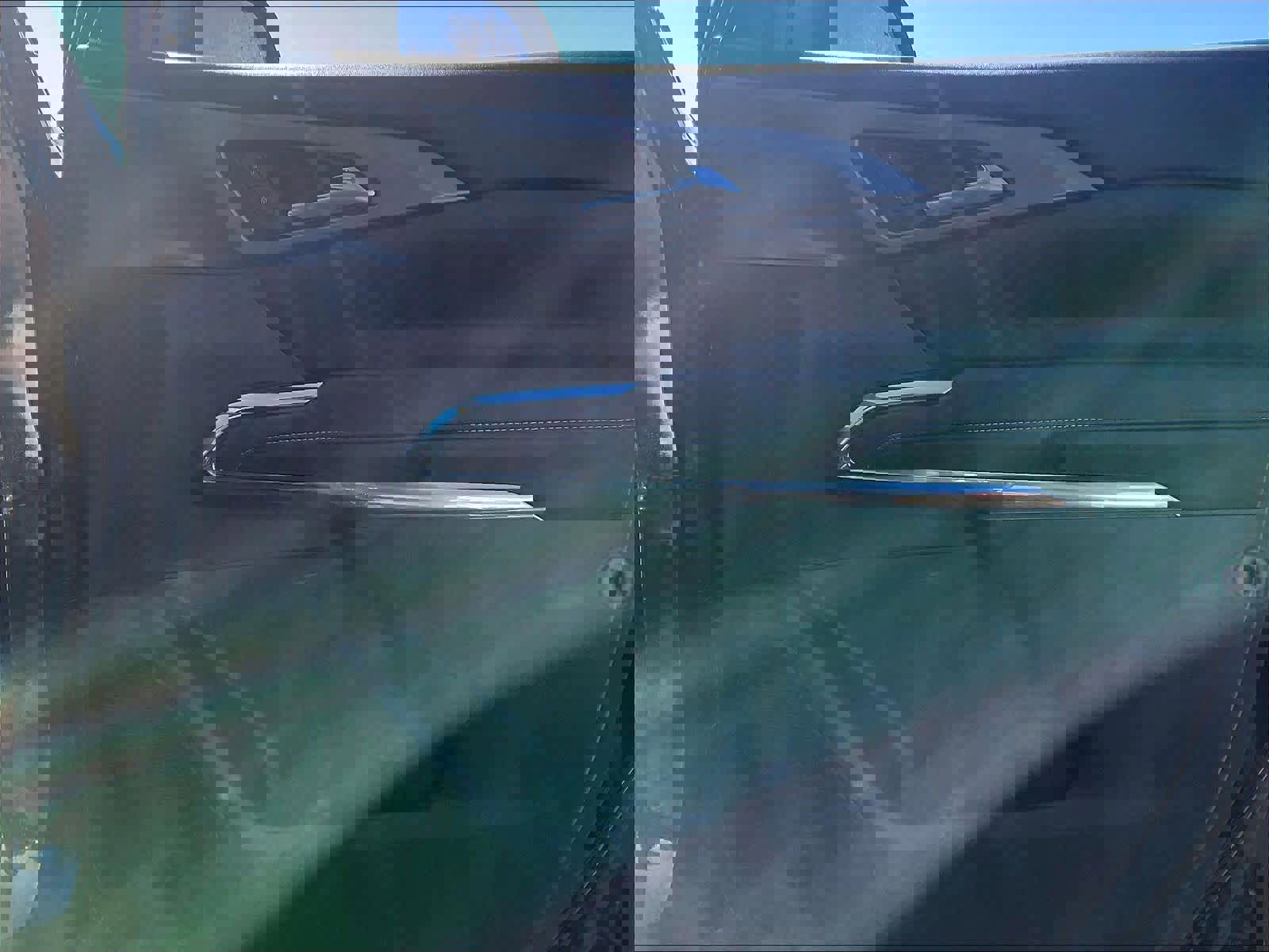 Used 2025 Chevrolet Traverse LT image 12