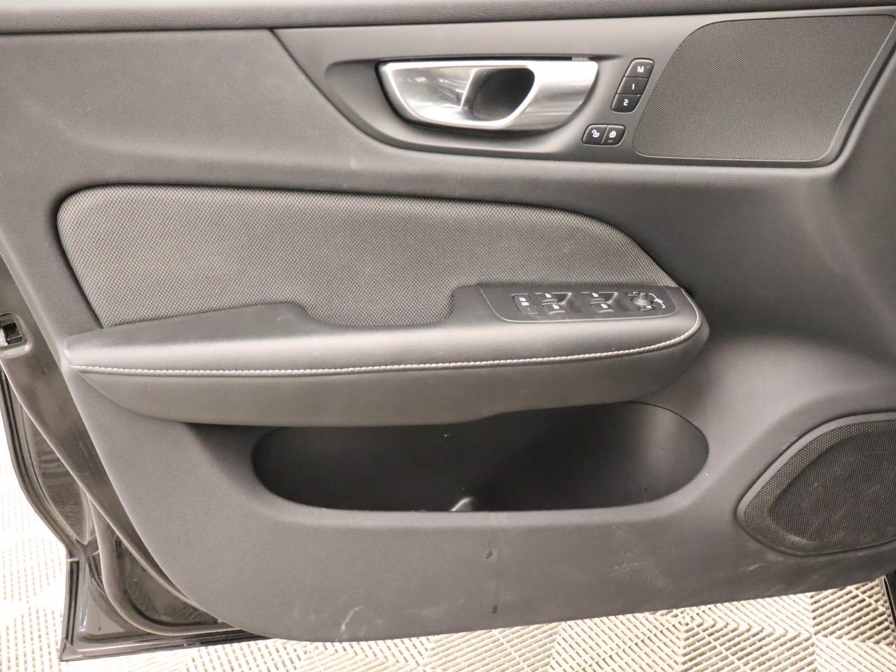 Used 2024 Volvo S60 B5 Plus FWD image 17