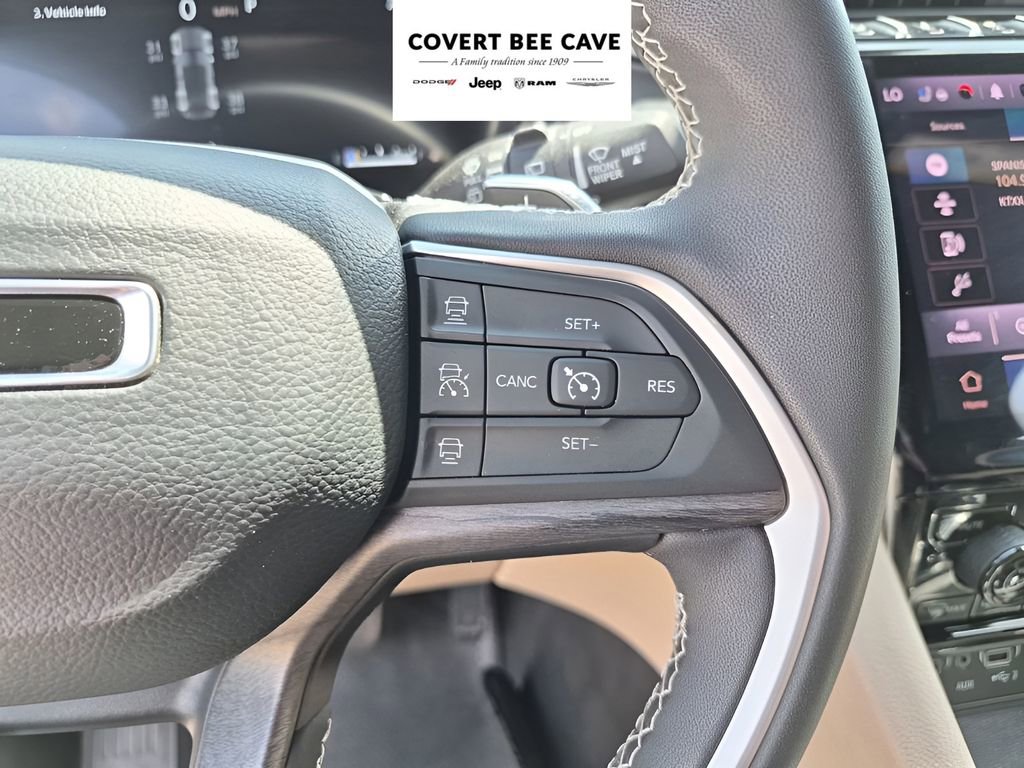 Used 2024 Jeep Grand Cherokee Limited w/ Luxury Tech Group II image 36