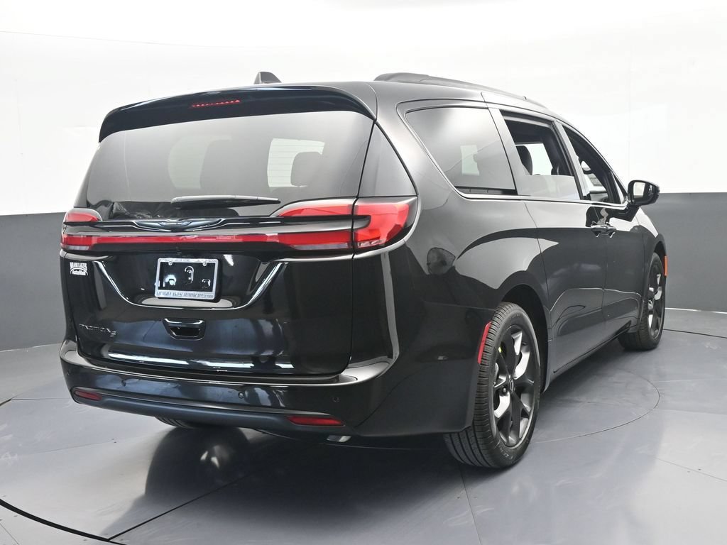 New 2026 Chrysler Pacifica Select w/ S Appearance Package FWD image 5