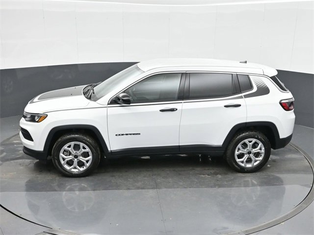 Used 2025 Jeep Compass Sport w/ Mopar Graphics Package image 35