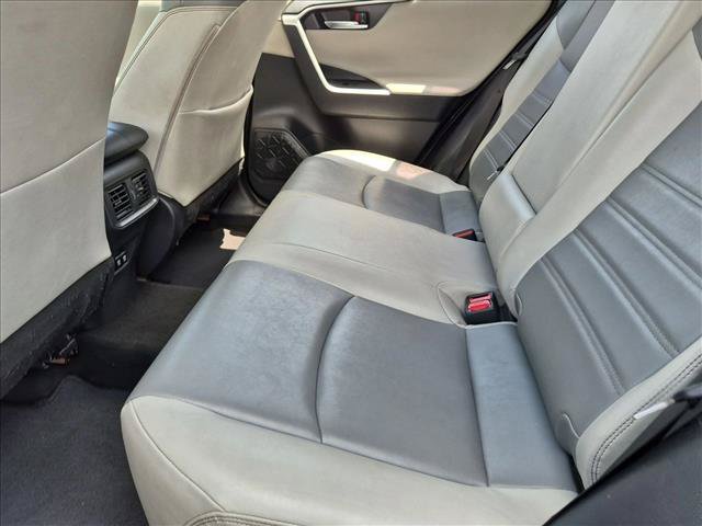 Used 2020 Toyota RAV4 Limited FWD image 16