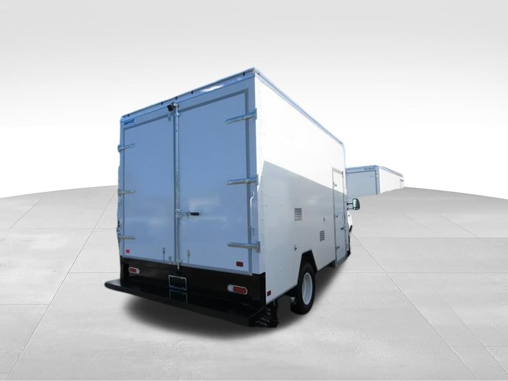 New 2024 Ford E-450 and Econoline 450 Super Duty w/ Power Windows & Locks Group RWD image 3