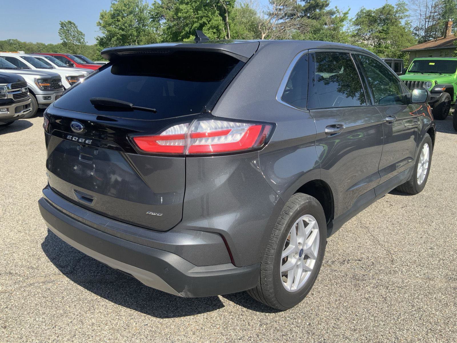 Used 2021 Ford Edge SEL w/ Convenience Package AWD/4WD image 8