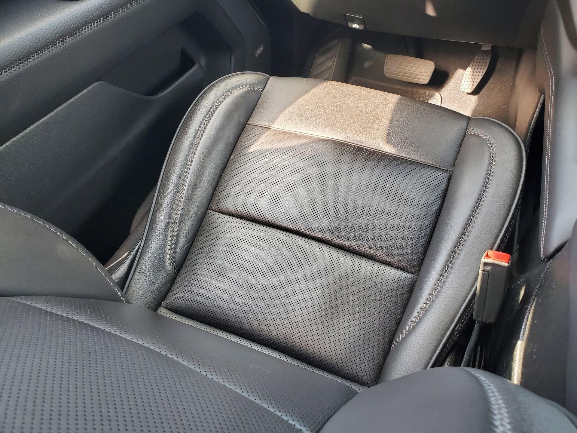 Used 2025 GMC Yukon Denali RWD image 18