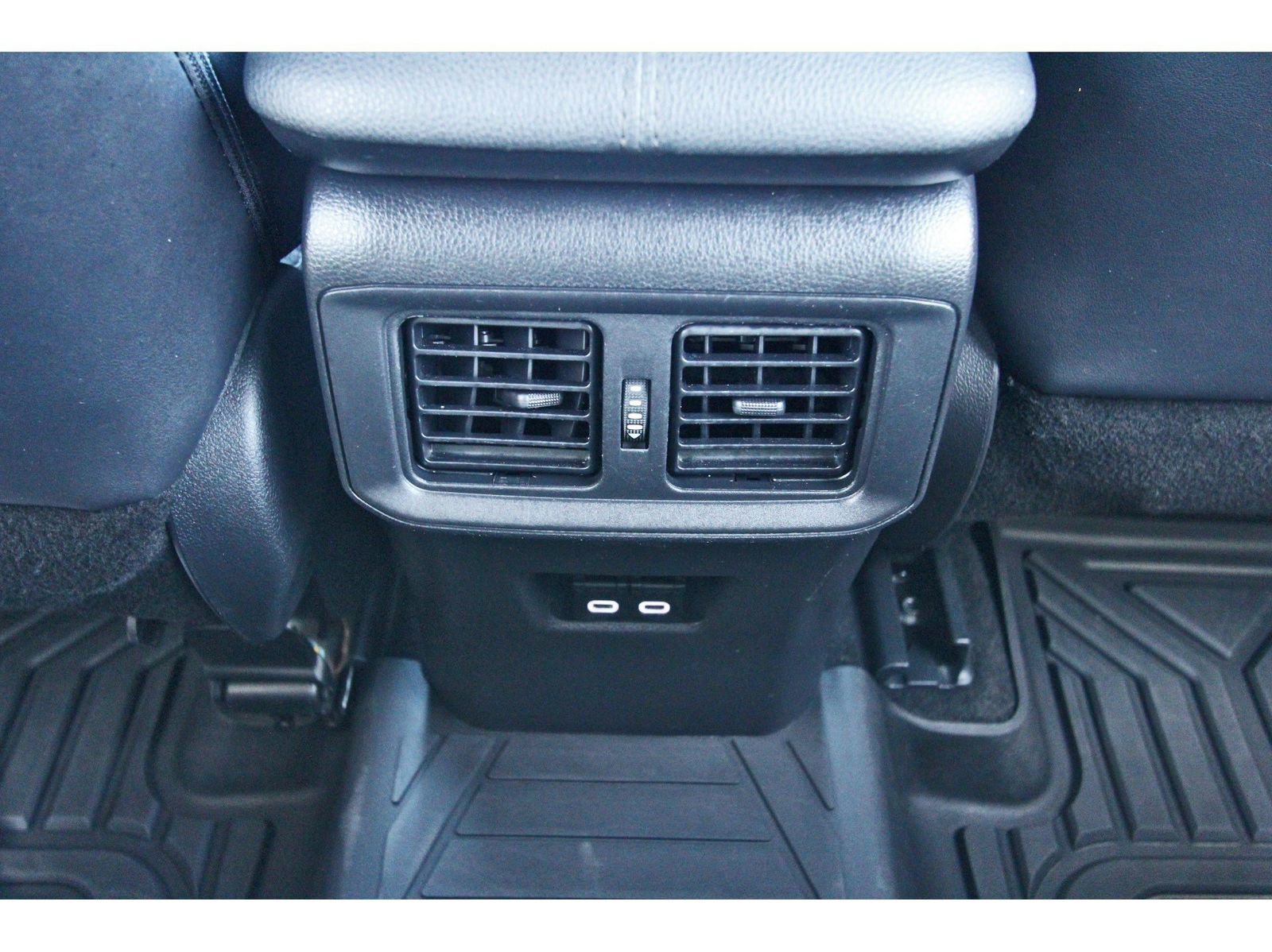 Used 2024 Toyota RAV4 XSE AWD/4WD image 15