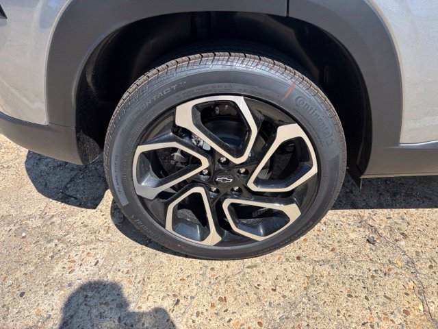 New 2026 Chevrolet Trax RS w/ Sunroof Package FWD image 9