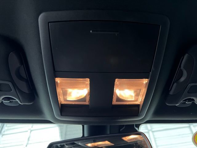 Used 2016 Dodge Challenger SXT image 44