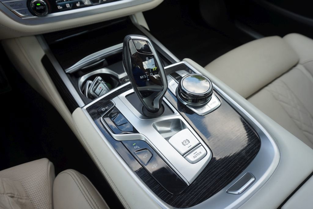 Used 2019 BMW 750i w/ Executive Package image 50