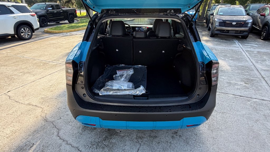 New 2026 Nissan Kicks SR FWD image 30