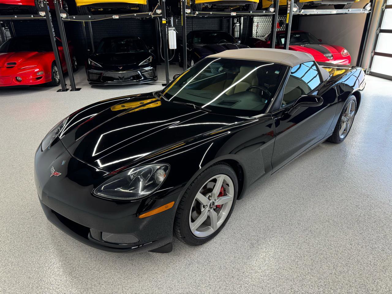 Used 2006 Chevrolet Corvette Convertible w/ Preferred Equipment Group RWD image 25