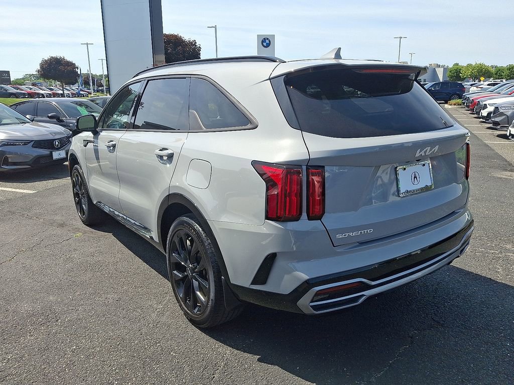 Used 2023 Kia Sorento SX FWD image 4