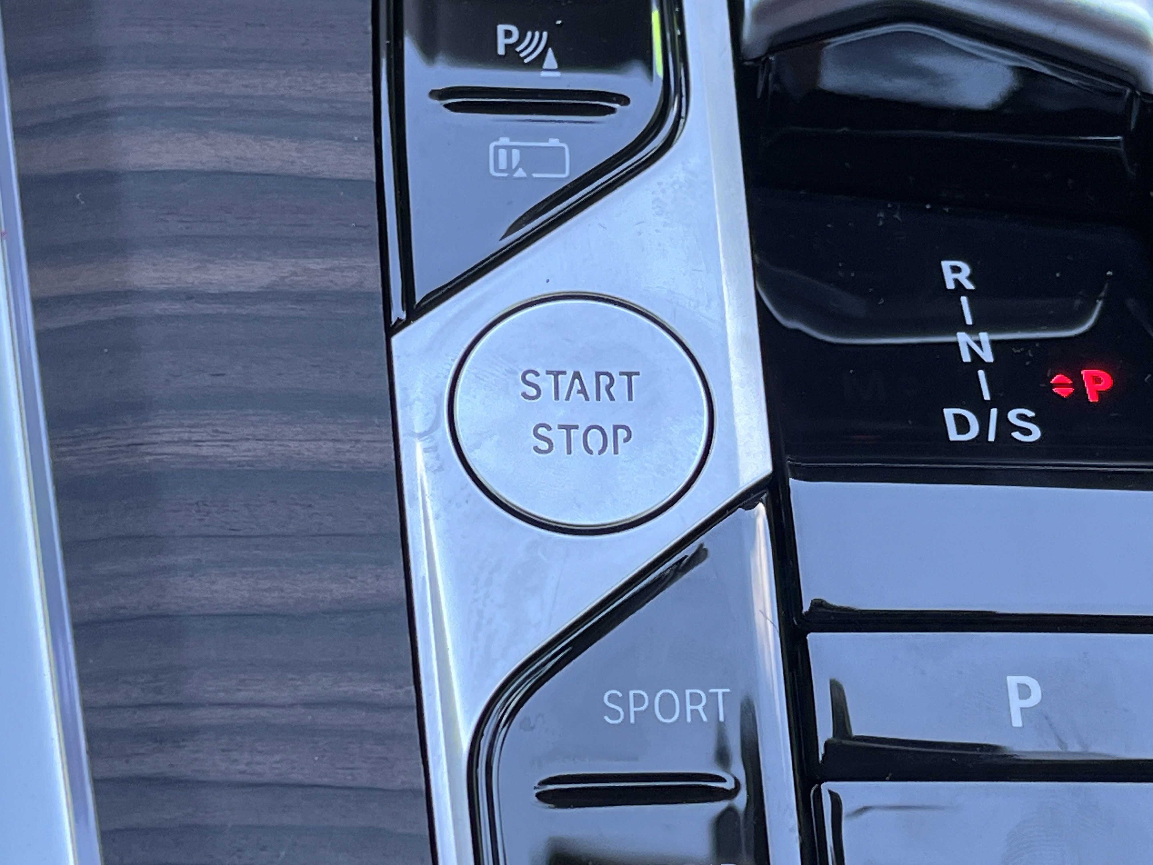 New 2026 BMW X5 xDrive50e w/ Premium Package AWD/4WD image 10