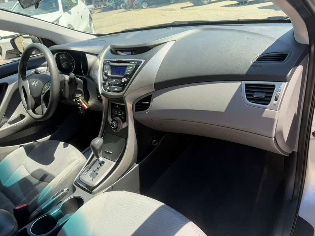 Used 2013 Hyundai Elantra GLS FWD image 15