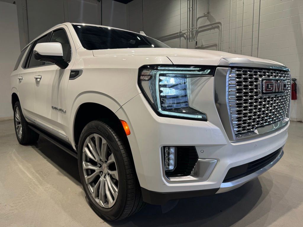 Used 2021 GMC Yukon Denali w/ Denali Premium Package AWD/4WD image 8