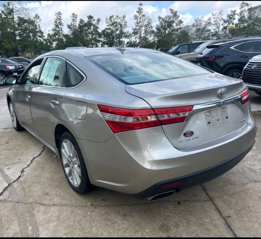 Used 2014 Toyota Avalon Limited FWD image 3