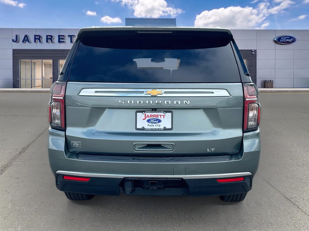 Used 2024 Chevrolet Suburban LT w/ Luxury Package RWD image 6