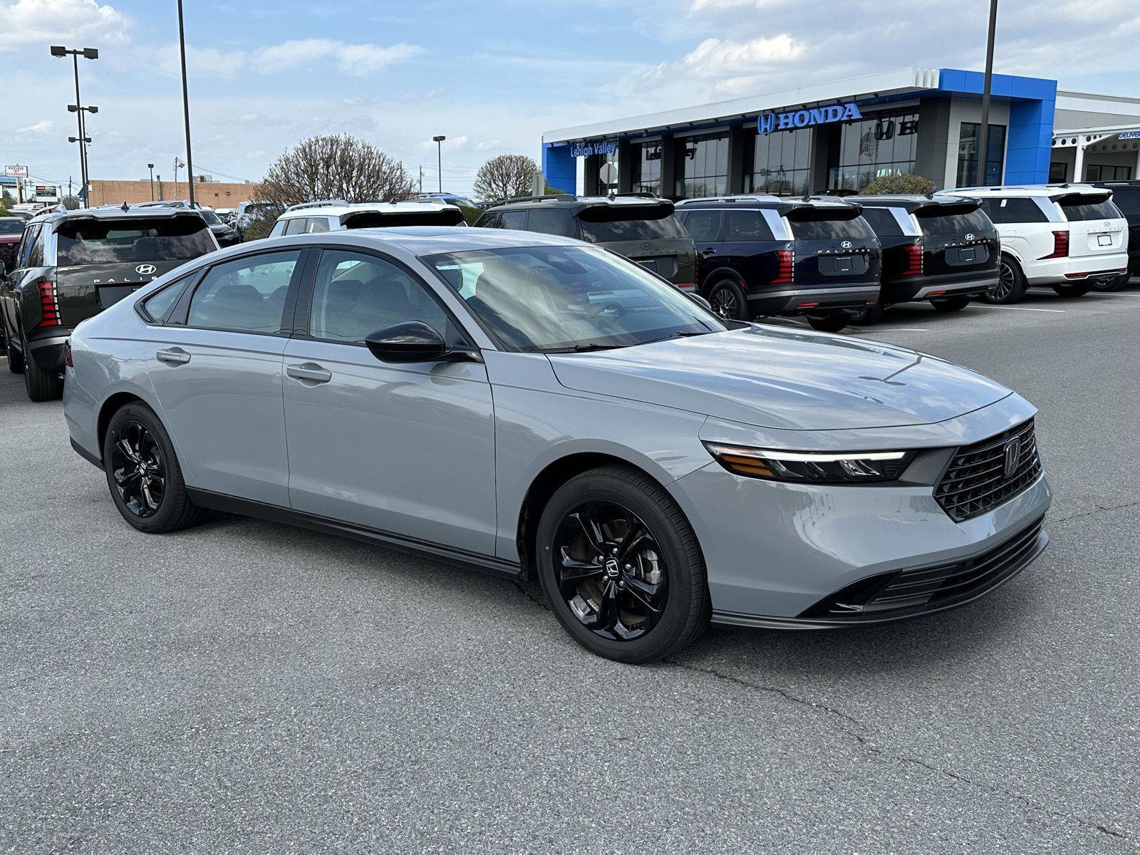 Used 2025 Honda Accord SE image 2