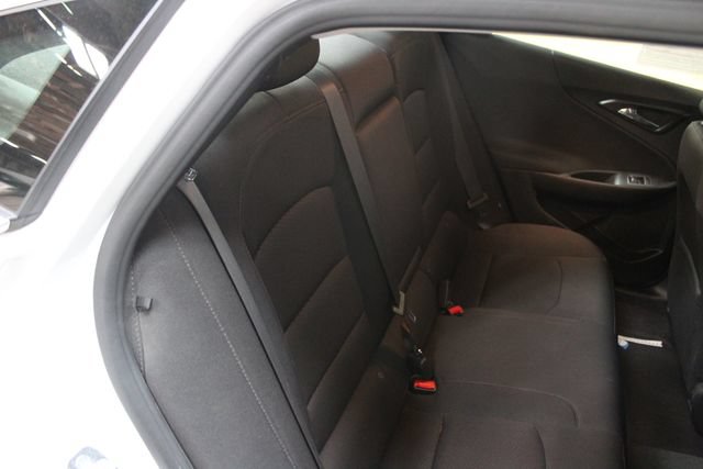 Used 2019 Chevrolet Malibu LT w/ LT True North Edition FWD image 9