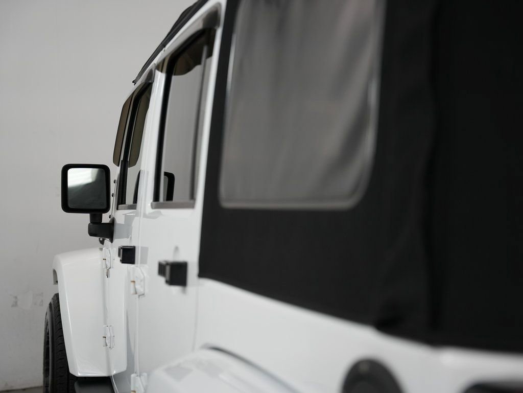 Used 2015 Jeep Wrangler Unlimited Sahara w/ Connectivity Group image 62