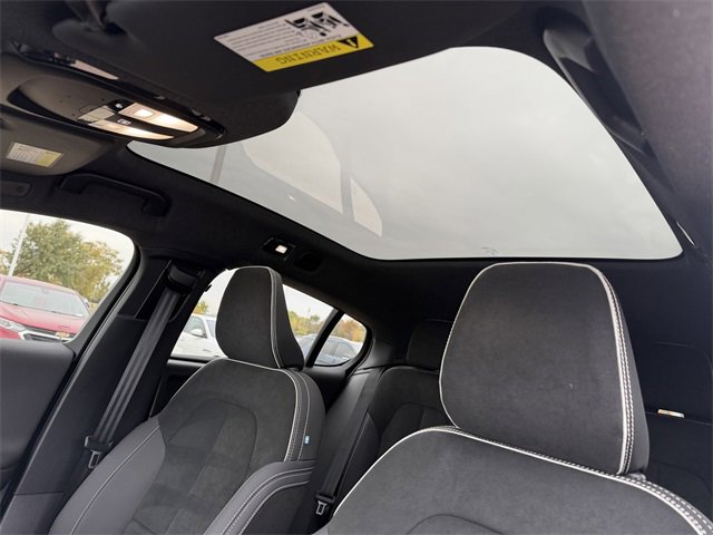 Used 2023 Volvo C40 P8 Recharge Ultimate image 26